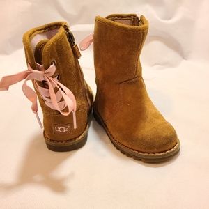 UGGS Girls Size 6